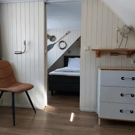 Holiday home Zomerhuis Tuls Egmond aan Zee